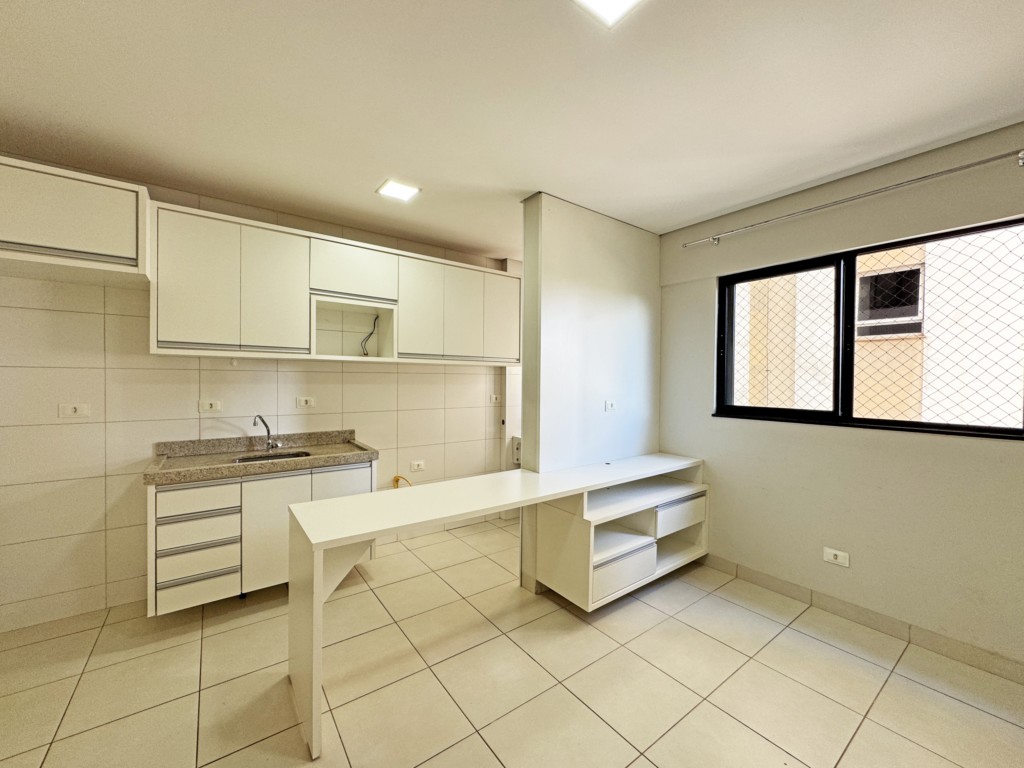 Apartamento para locacao no Zona 07 em Maringa com 70,62m² por R$ 1.650,00