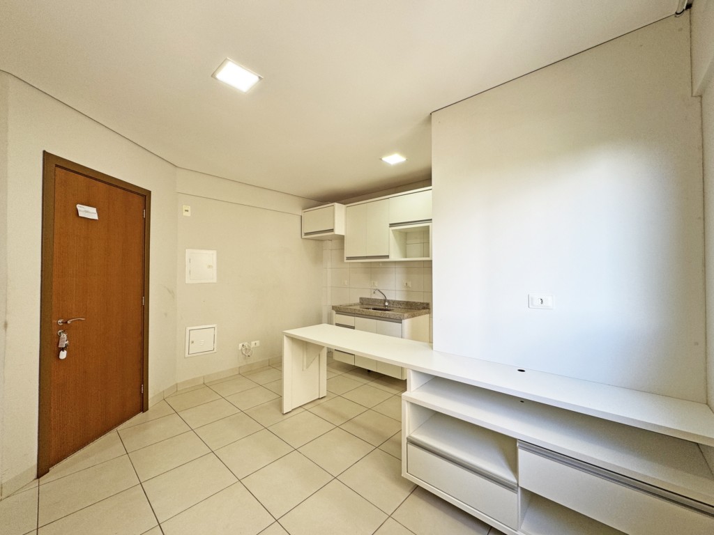 Apartamento para locacao no Zona 07 em Maringa com 70,62m² por R$ 1.650,00