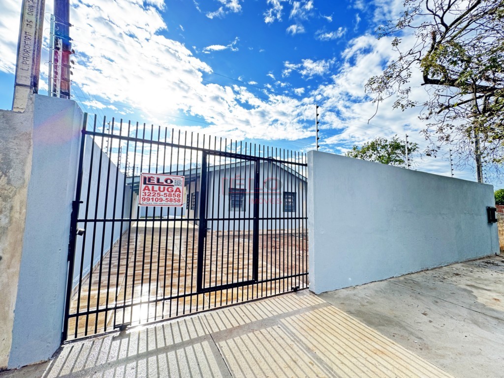 Casa Residencial para locacao no Conjunto Habitacional Sanenge III em Maringa com 94m² por R$ 1.300,00