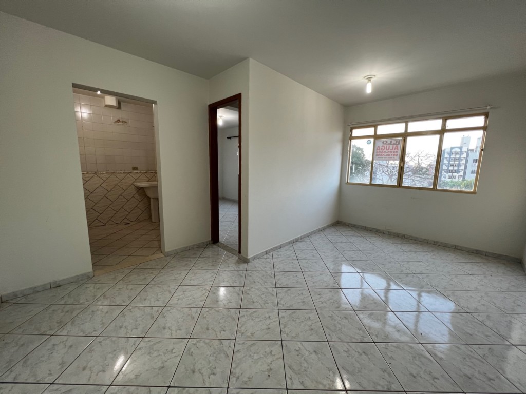 Apartamento para locacao no Zona 07 em Maringa com 88,45m² por R$ 1.100,00