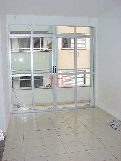 Apartamento para locacao no Zona 07 em Maringa com 75,31m² por R$ 1.400,00