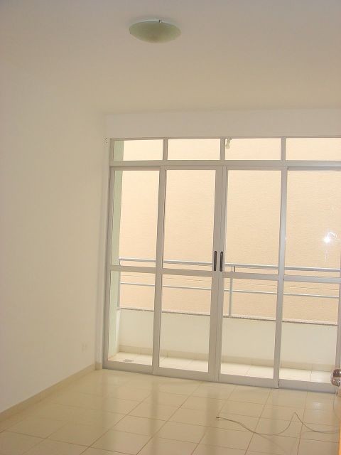Apartamento para locacao no Zona 07 em Maringa com 69,45m² por R$ 1.400,00