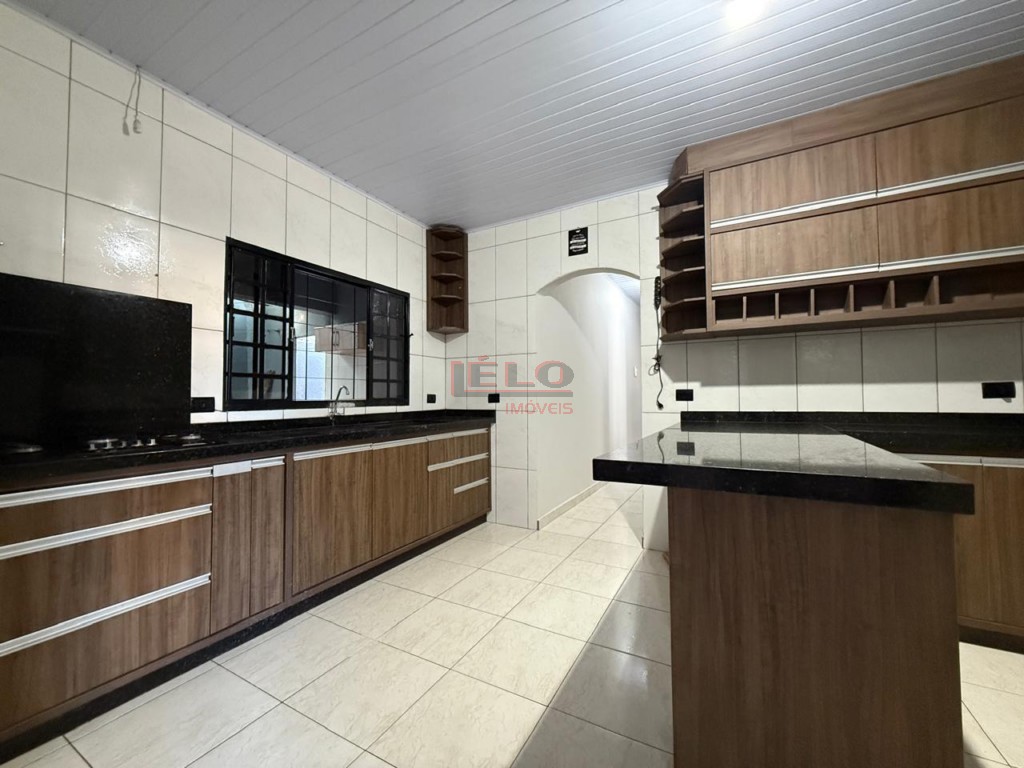 Casa Residencial para locacao no Zona 05 em Maringa com 140m² por R$ 2.200,00