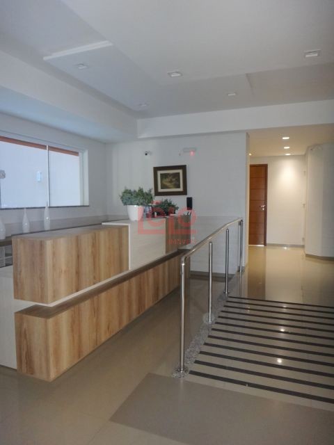 Apartamento para locacao no Zona 07 em Maringa com 68,2m² por R$ 1.400,00