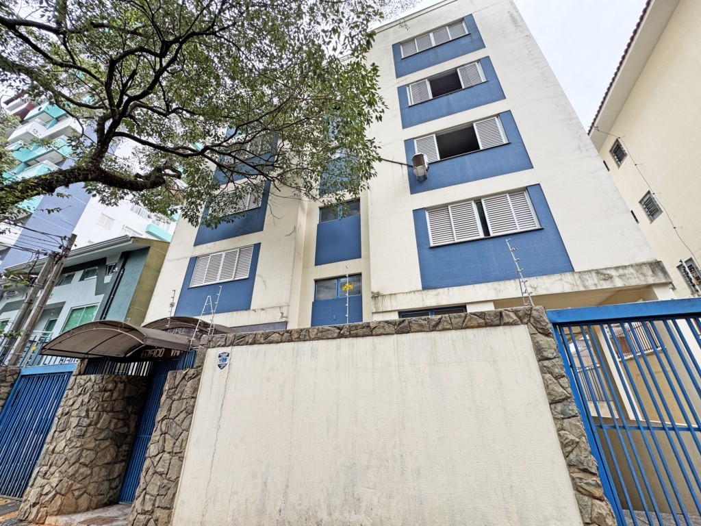 Apartamento para locacao no Zona 07 em Maringa com 81,26m² por R$ 1.200,00