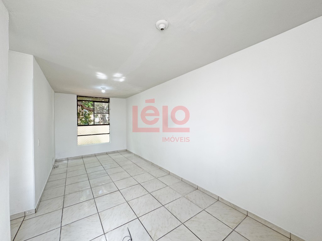 Apartamento para locacao no Zona 07 em Maringa com 80,77m² por R$ 1.100,00