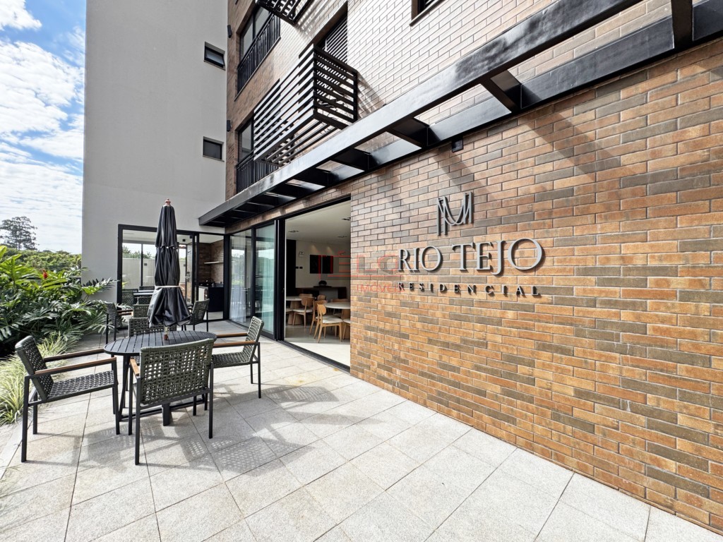 Apartamento para locacao no Vila Bosque em Maringa com 95m² por R$ 2.400,00
