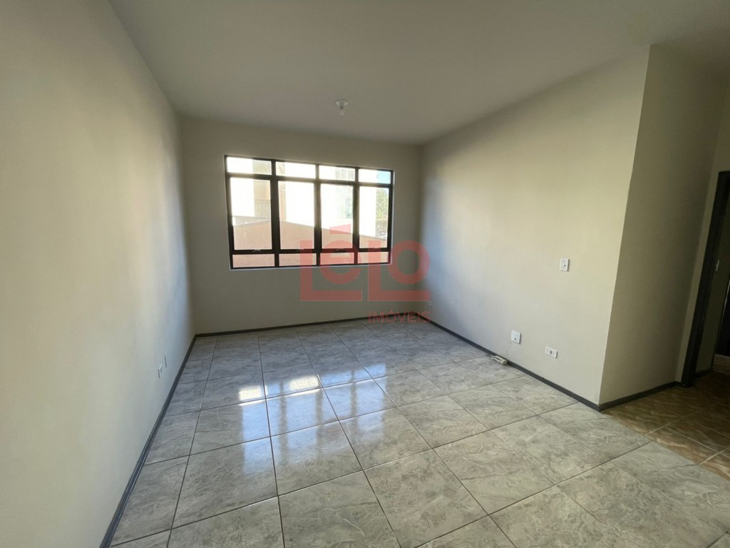 Apartamento para locacao no Zona 07 em Maringa com 96,55m² por R$ 1.300,00