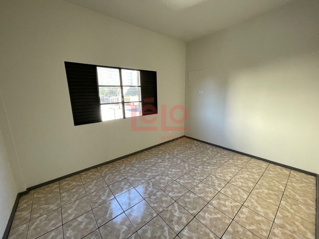 Apartamento para locacao no Zona 07 em Maringa com 96,55m² por R$ 1.300,00