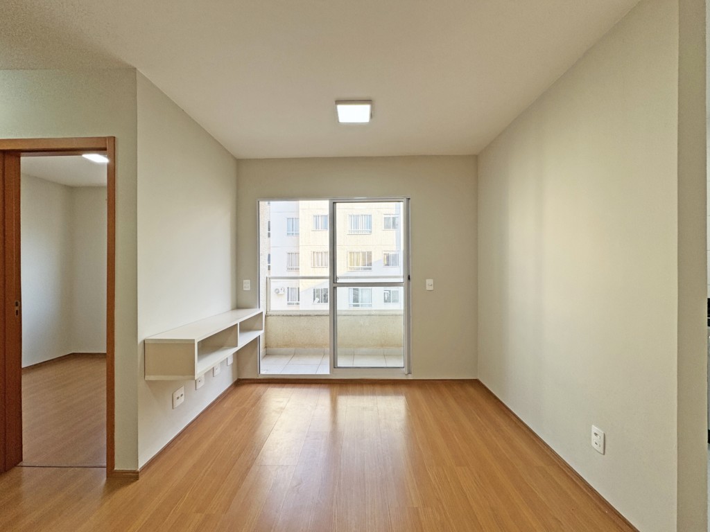 Apartamento para locacao no Jardim America em Maringa com 77,75m² por R$ 1.600,00