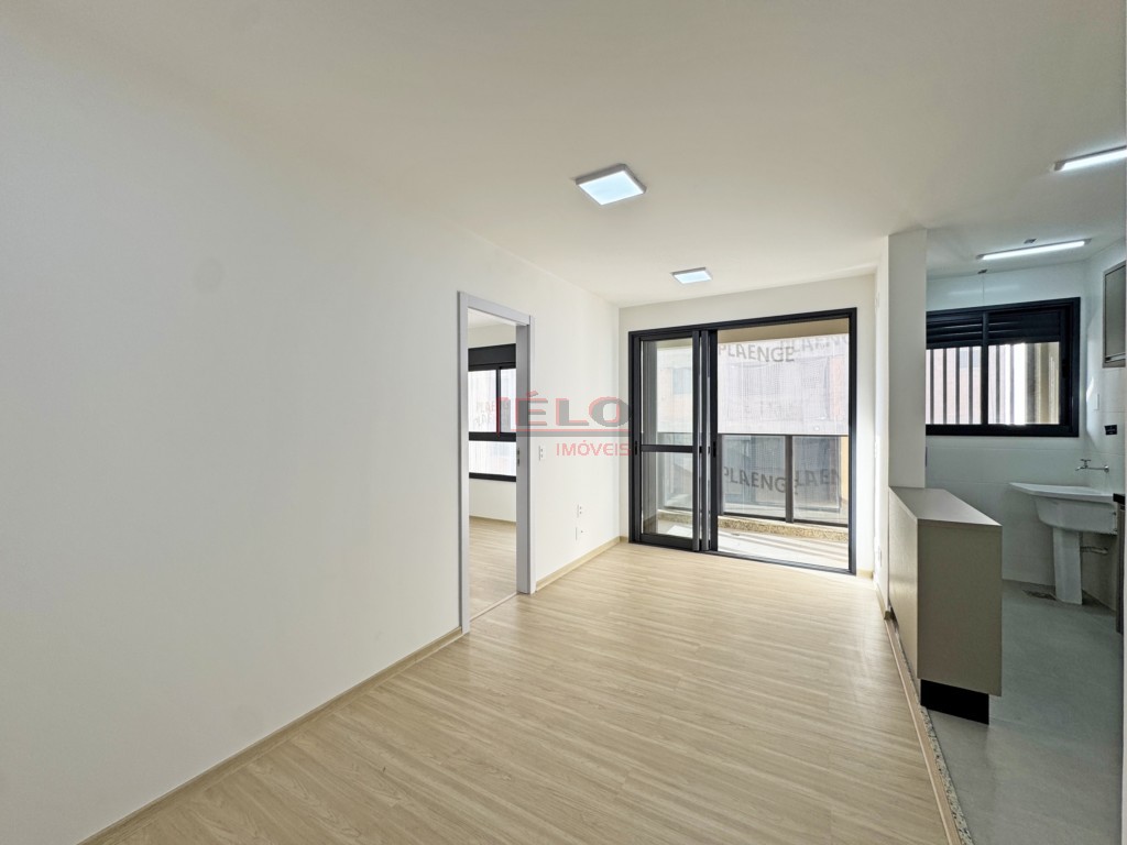 Apartamento para locacao no Zona 08 em Maringa com 56,2m² por R$ 2.500,00