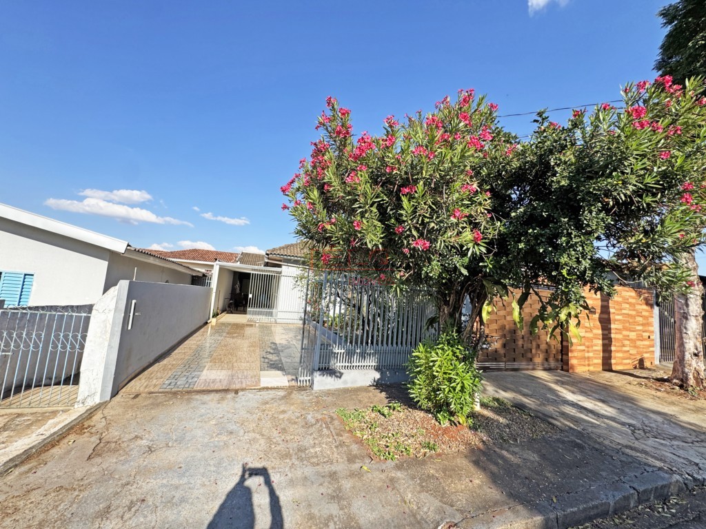 Casa Residencial para venda no Parque Hortencia em Maringa com 150,11m² por R$ 298.000,00