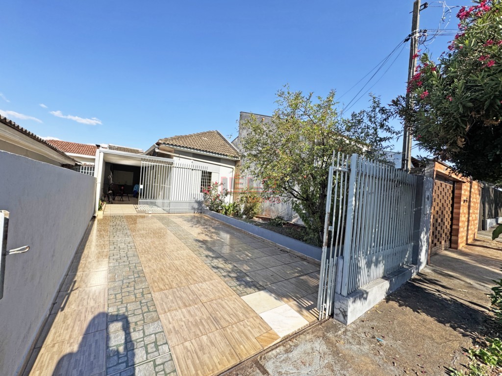Casa Residencial para venda no Parque Hortencia em Maringa com 150,11m² por R$ 298.000,00