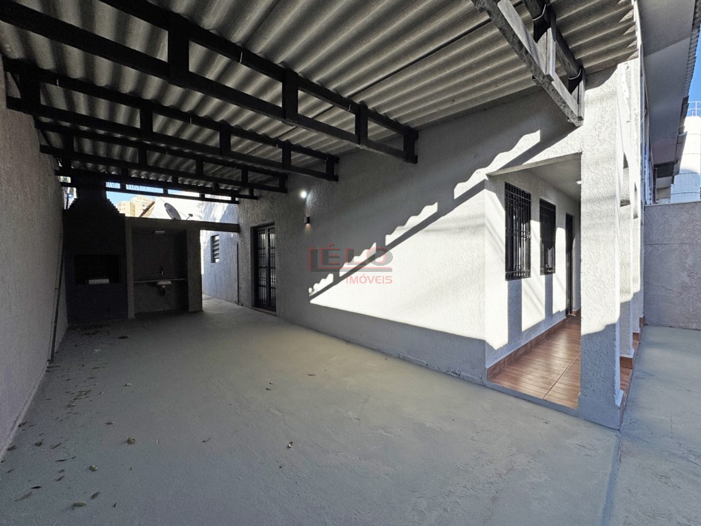 Sobrado para venda e locacao no Zona 07 em Maringa com 135,56m² por R$ 630.000,00 (venda) ou R$ 3.300,00 (locação)