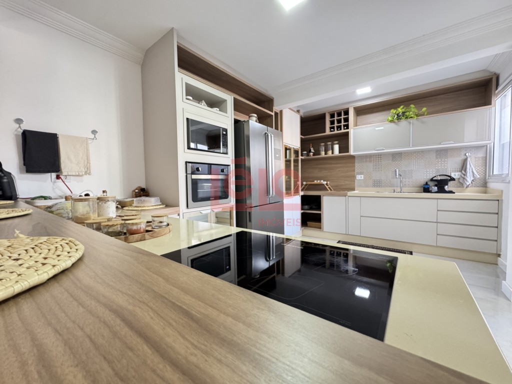 Sobrado para venda no Jardim Guapore em Maringa com 262m² por R$ 1.245.000,00