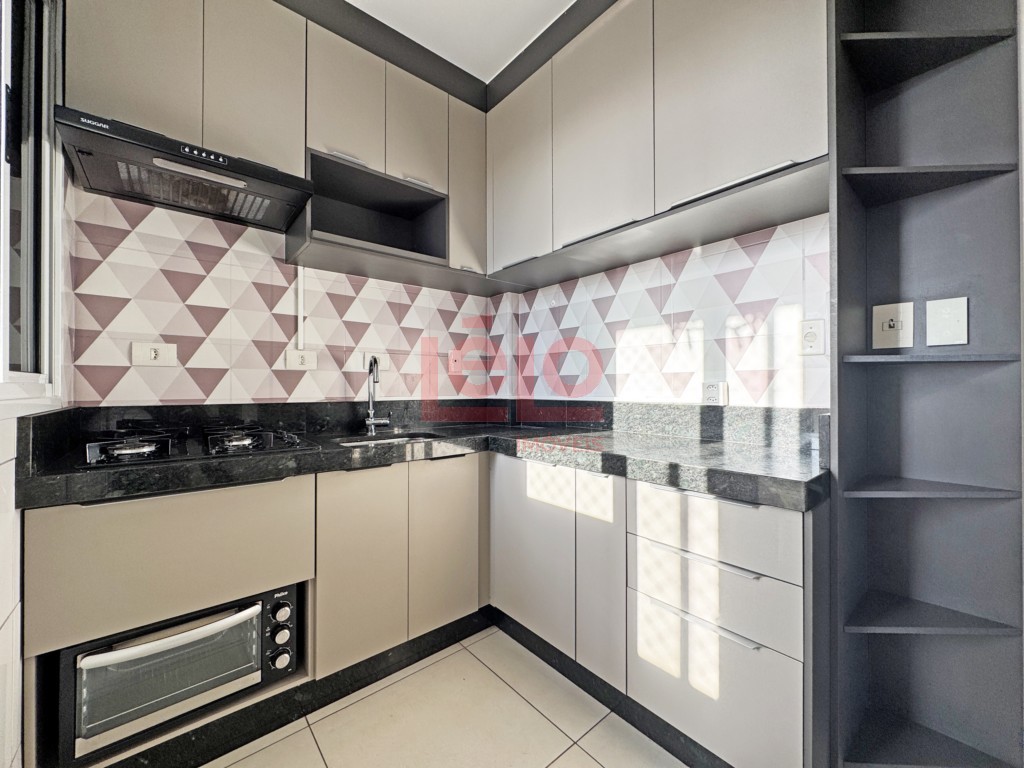 Apartamento para locacao no Zona 07 em Maringa com 106,71m² por R$ 2.300,00