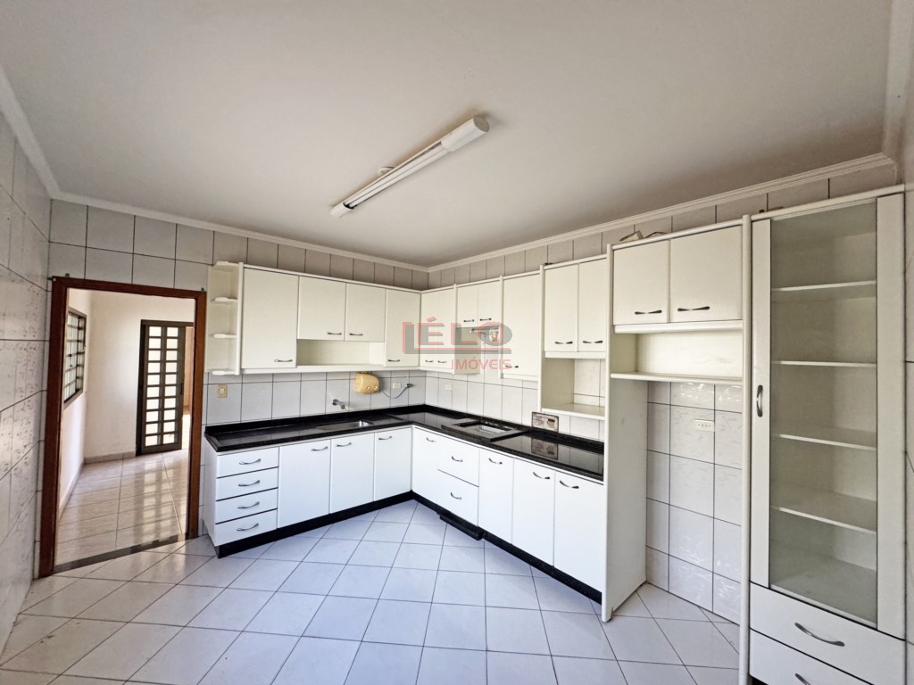 Casa Residencial para venda no Jardim Santa Alice em Maringa com 301m² por R$ 550.000,00