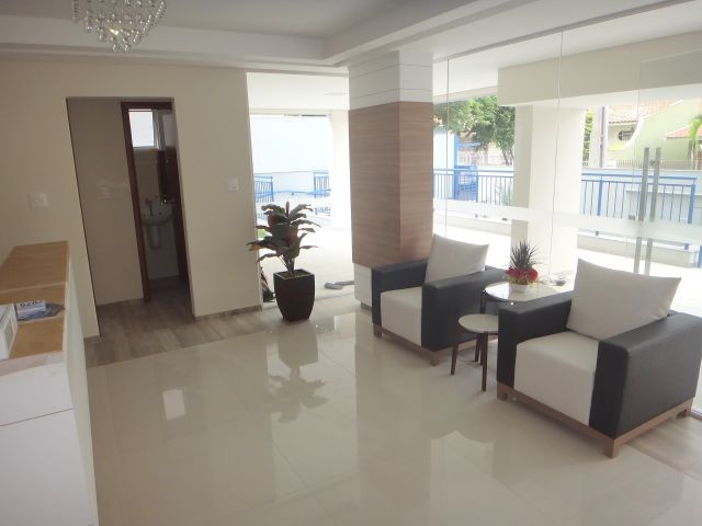 Apartamento para locacao no Zona 07 em Maringa com 107,38m² por R$ 2.300,00