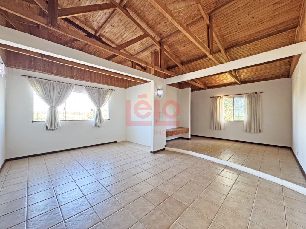 Casa Residencial para venda e locacao no Jardim Los Angeles em Maringa com 276,64m² por R$ 740.000,00 (venda) ou R$ 3.500,00 (locação)