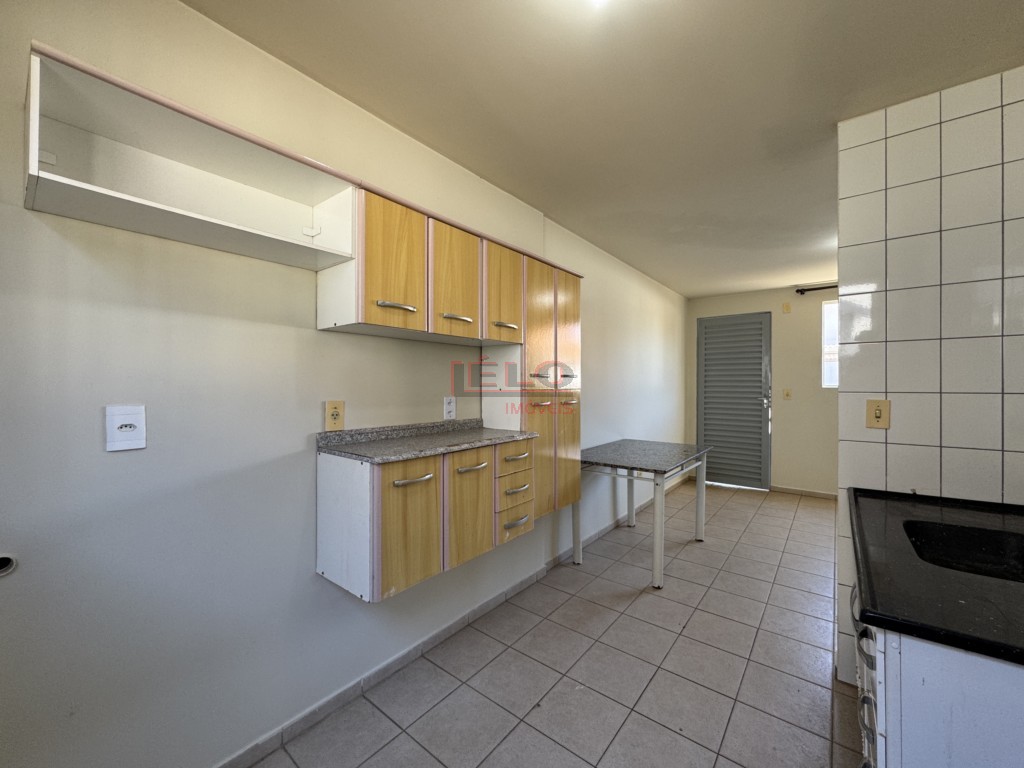Apartamento para locacao no Jardim Sao Silvestre em Maringa com 43m² por R$ 1.200,00