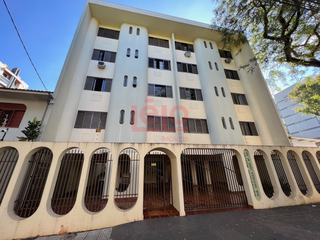 Apartamento para locacao no Zona 07 em Maringa com 104,57m² por R$ 1.500,00