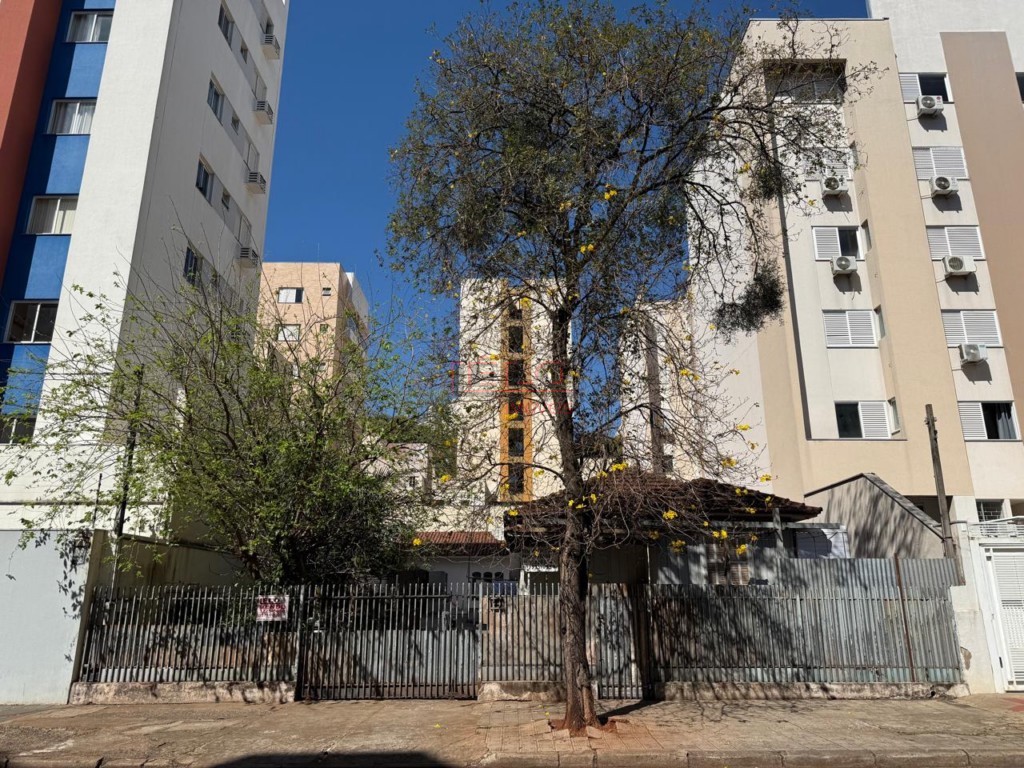 Casa Residencial para venda no Zona 07 em Maringa com 600m² por R$ 800.000,00