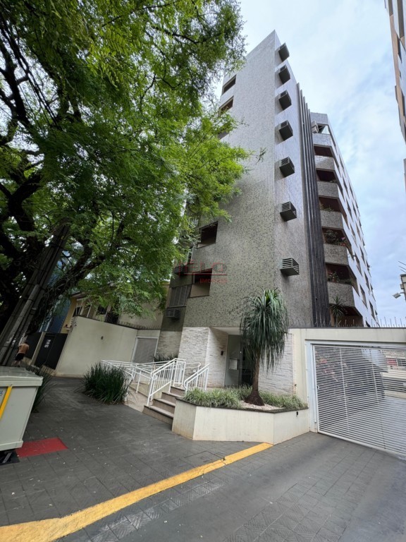 Apartamento para locacao no Zona 07 em Maringa com 225m² por R$ 2.500,00