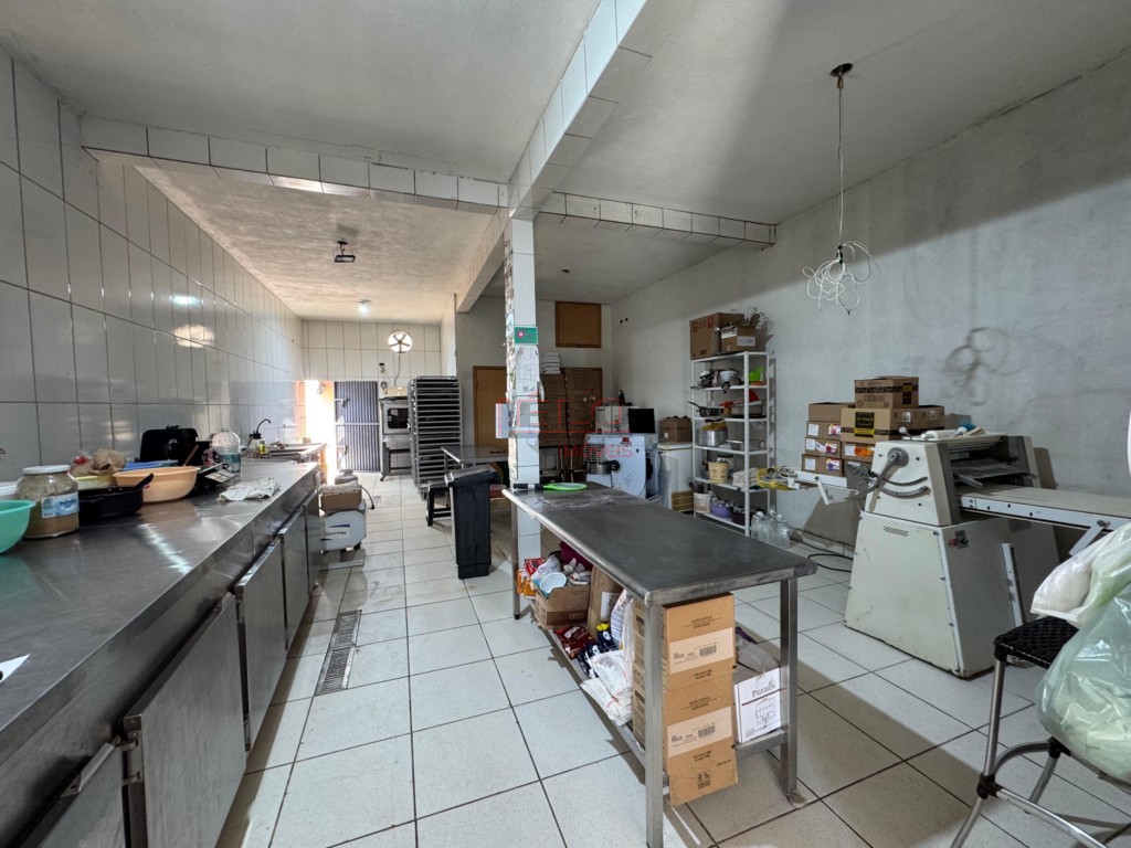 Salão para venda no Jardim Monte Rei em Maringa com 312m² por R$ 560.000,00