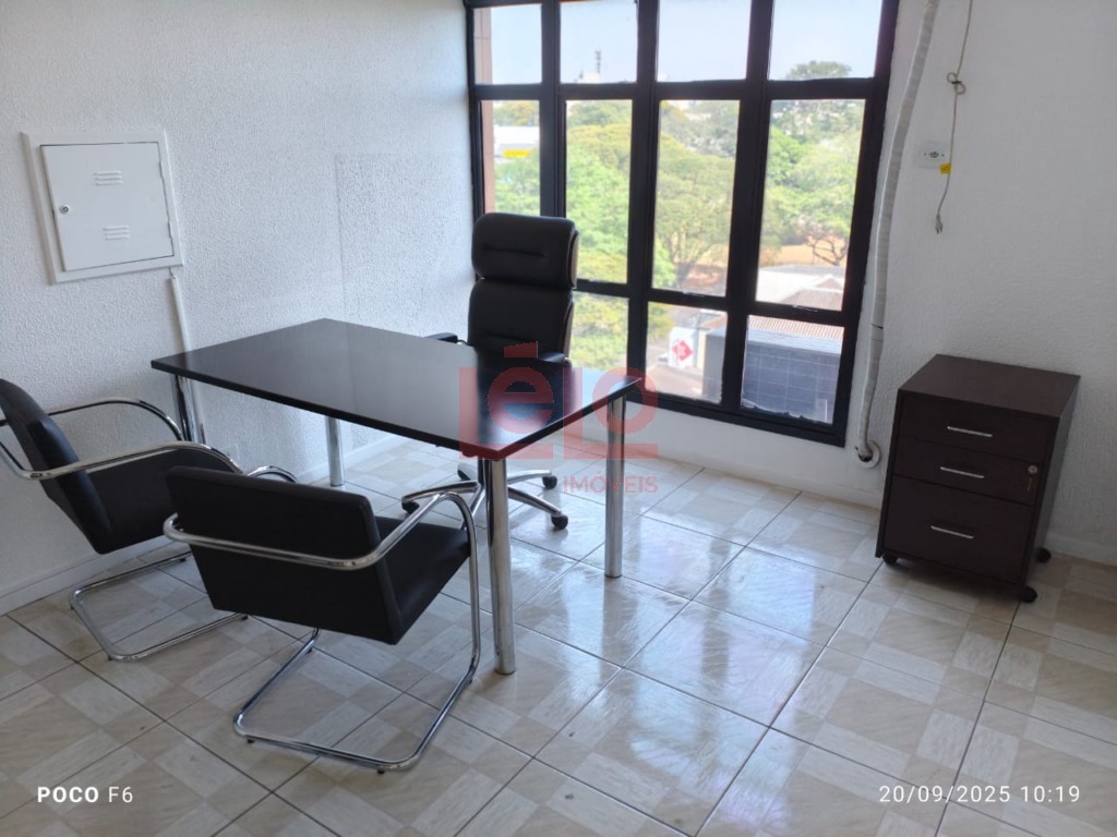 Sala Comercial para locacao no Zona 04 em Maringa com 115,91m² por R$ 2.000,00