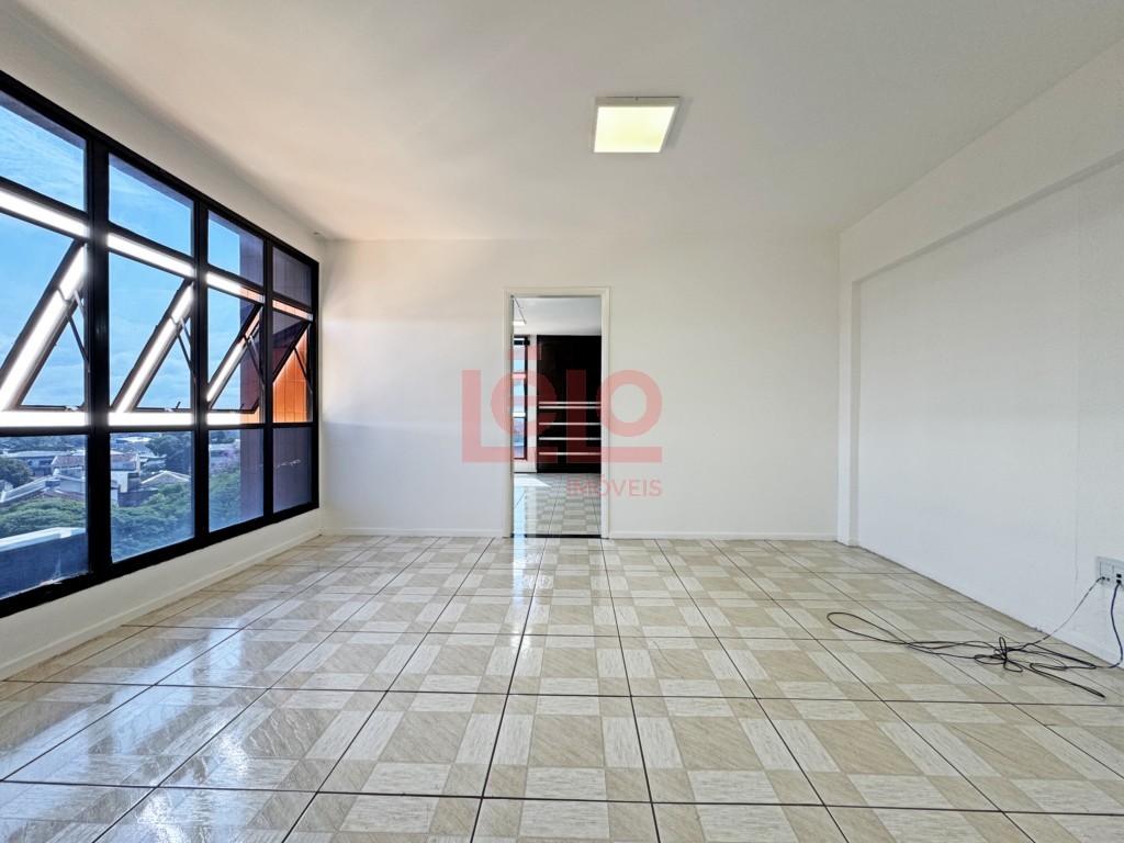 Sala Comercial para locacao no Zona 04 em Maringa com 115,91m² por R$ 2.000,00