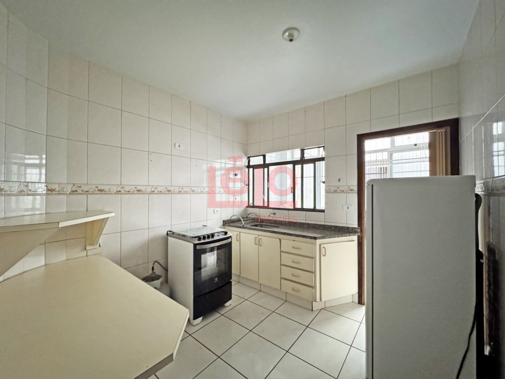 Apartamento para locacao no Zona 07 em Maringa com 138,3m² por R$ 2.200,00