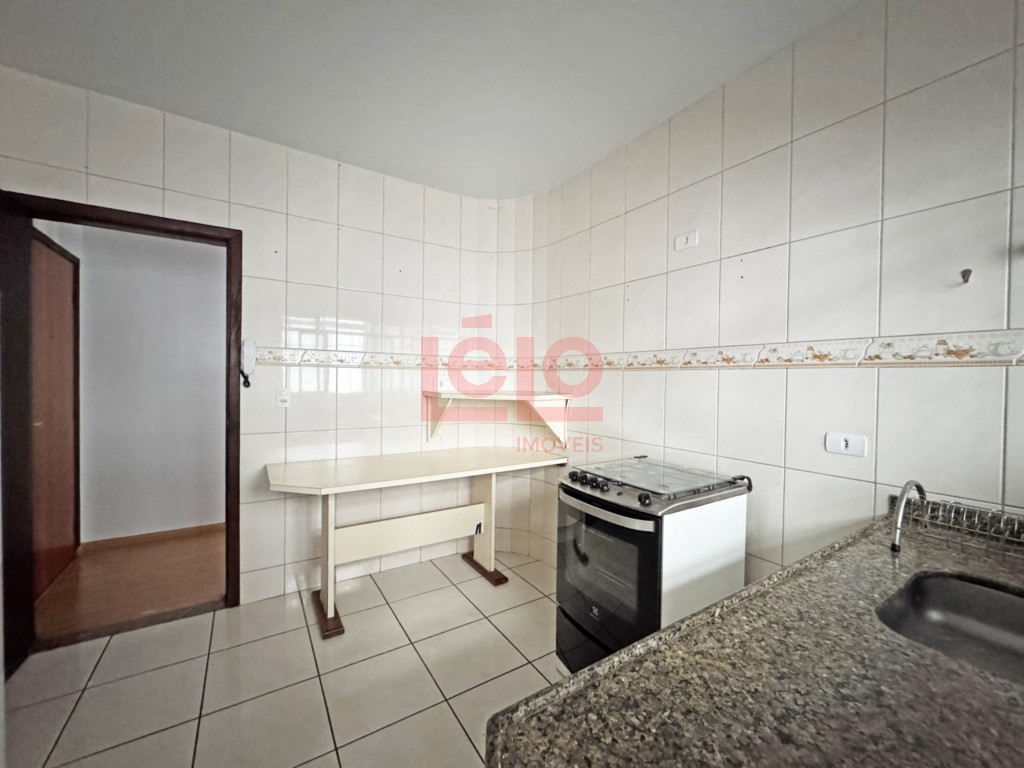 Apartamento para locacao no Zona 07 em Maringa com 138,3m² por R$ 2.200,00