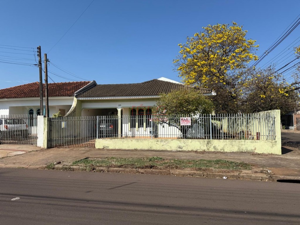 Casa Residencial para venda no Vila Santo Antonio em Maringa com 289m² por R$ 350.000,00