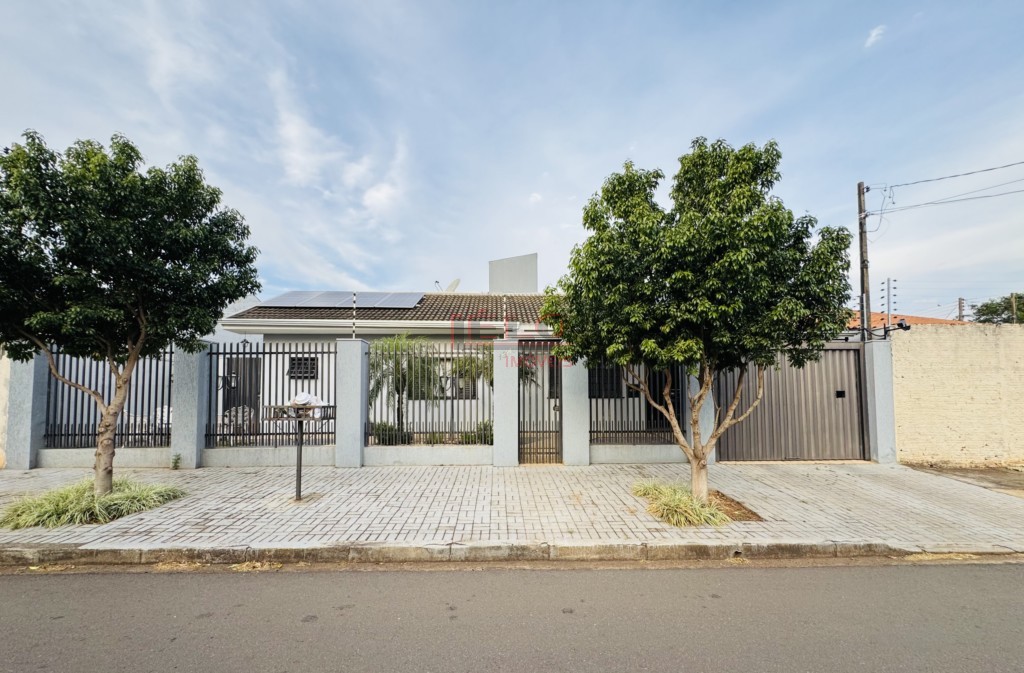 Casa Residencial para venda no Parque das Laranjeiras em Maringa com 339m² por R$ 670.000,00