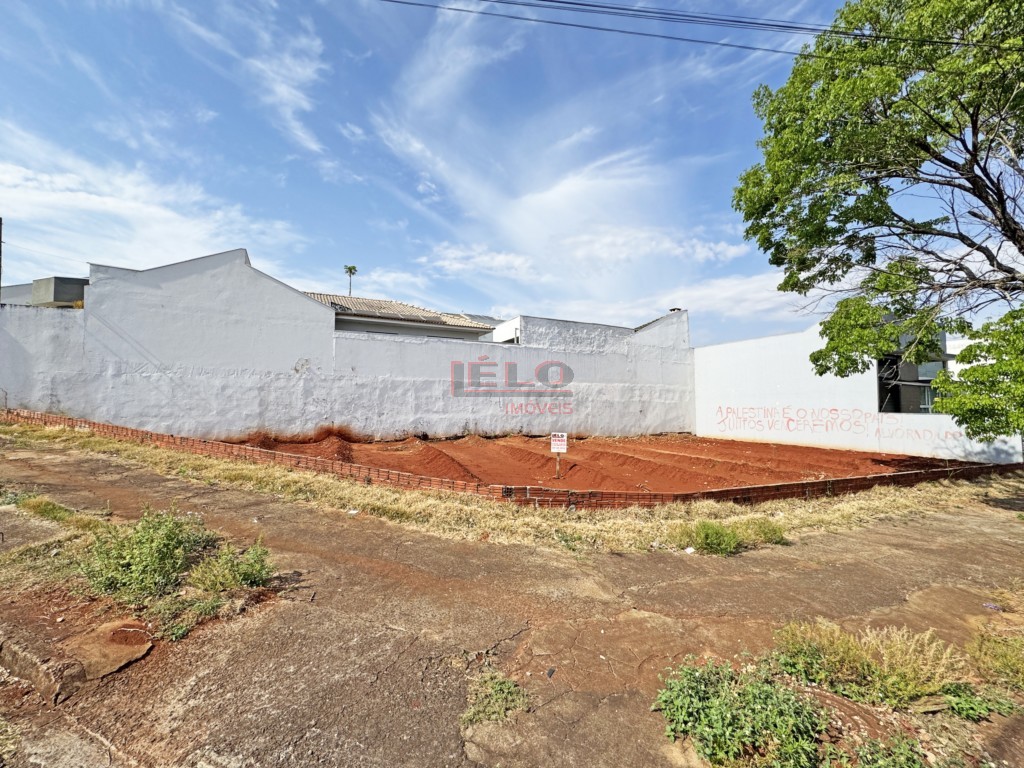 Terreno para venda no Jardim Imperial em Maringa com 373,31m² por R$ 570.000,00