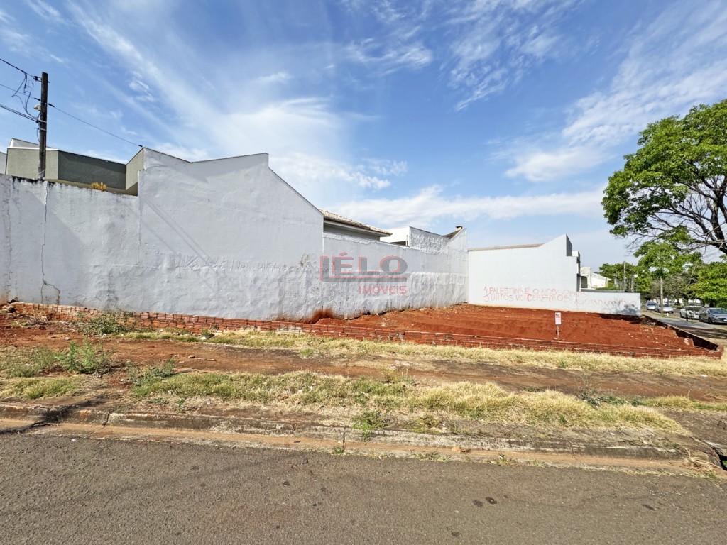 Terreno para venda no Jardim Imperial em Maringa com 373,31m² por R$ 570.000,00