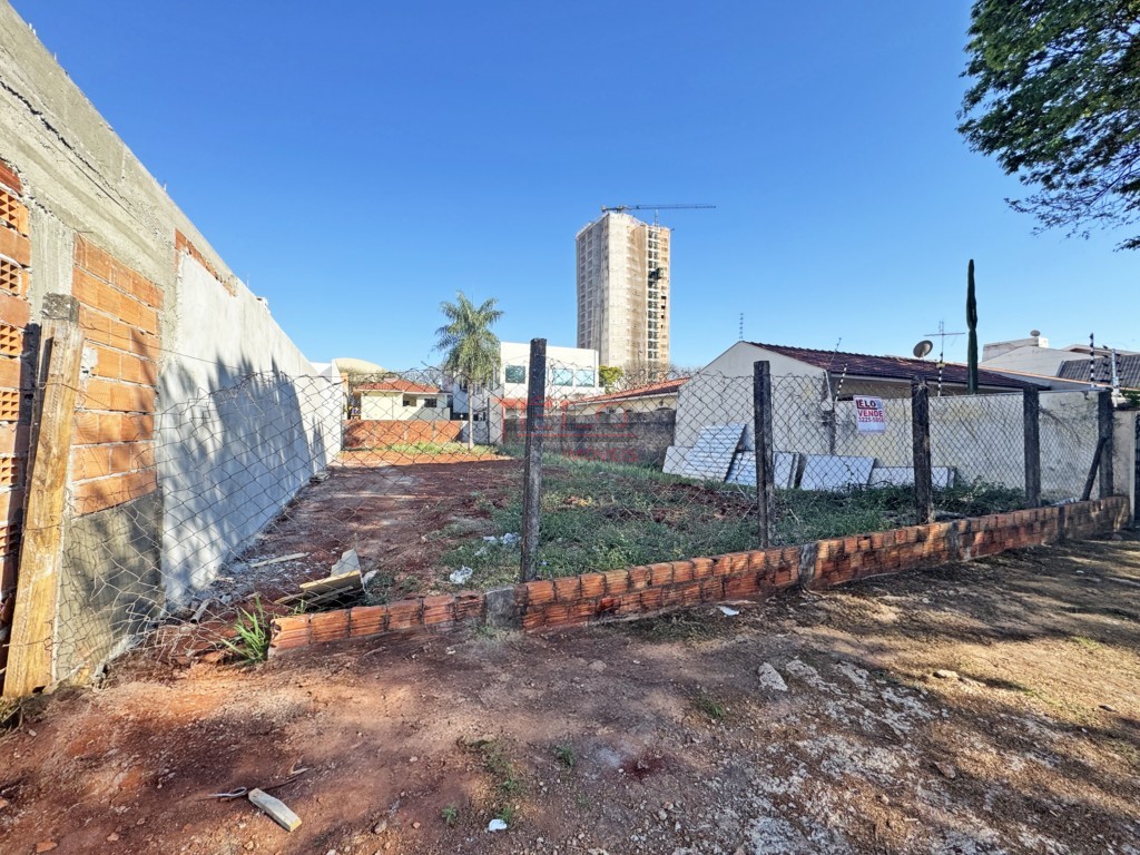 Terreno para venda no Zona 07 em Maringa com 494,88m² por R$ 720.000,00