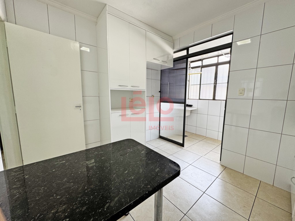 Apartamento para locacao no Zona 03 em Maringa com 113,3m² por R$ 2.000,00