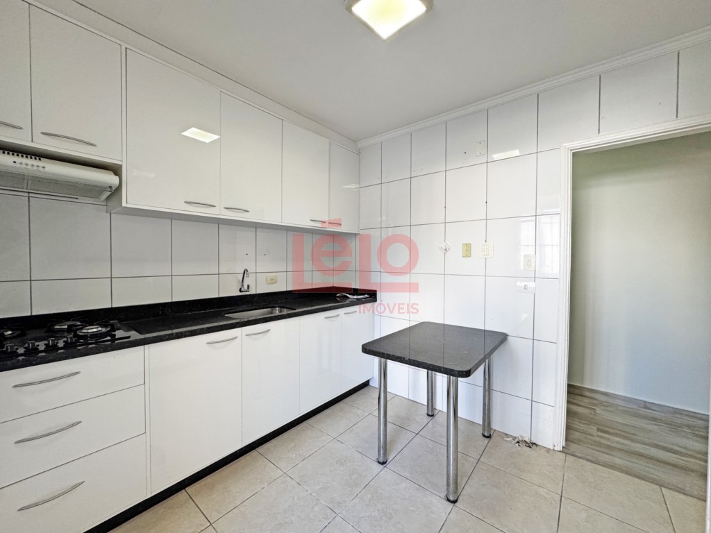 Apartamento para locacao no Zona 03 em Maringa com 113,3m² por R$ 1.900,00