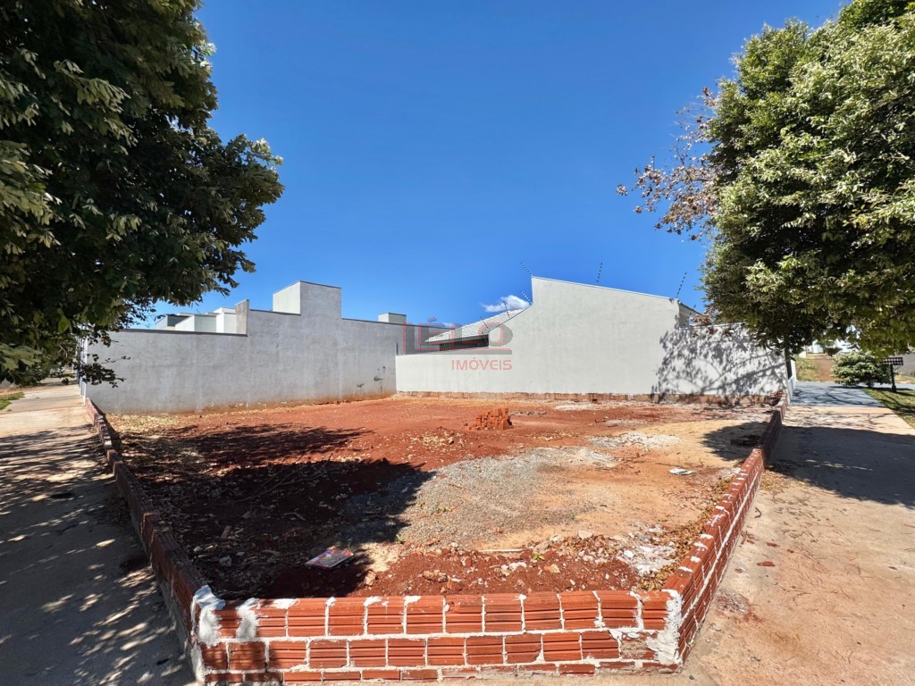 Terreno para venda no Jardim Oriental em Maringa com 278m² por R$ 220.000,00