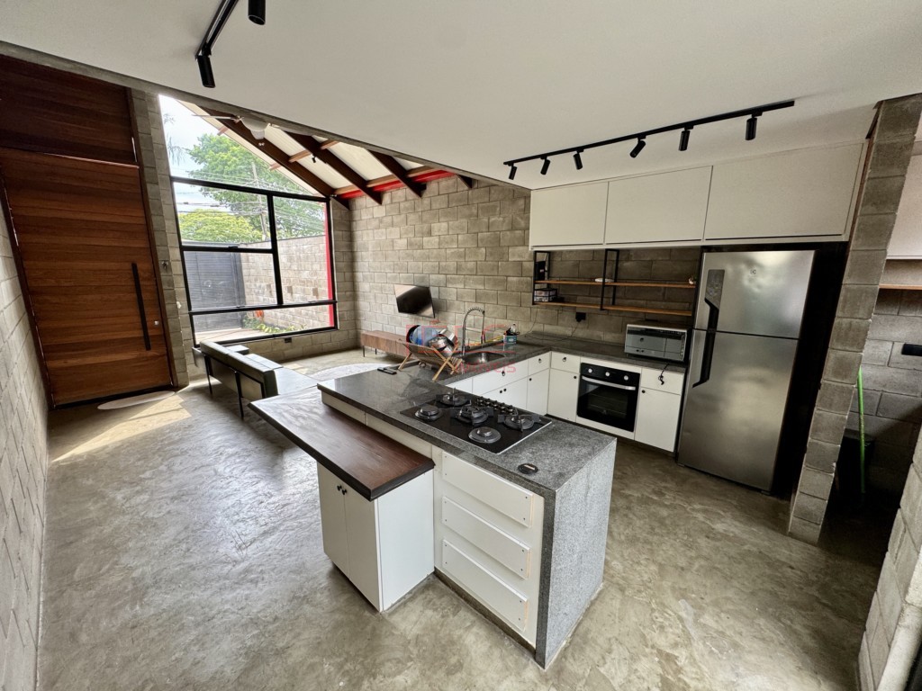 Casa Residencial para venda no Zona 06 em Maringa com 90m² por R$ 580.000,00