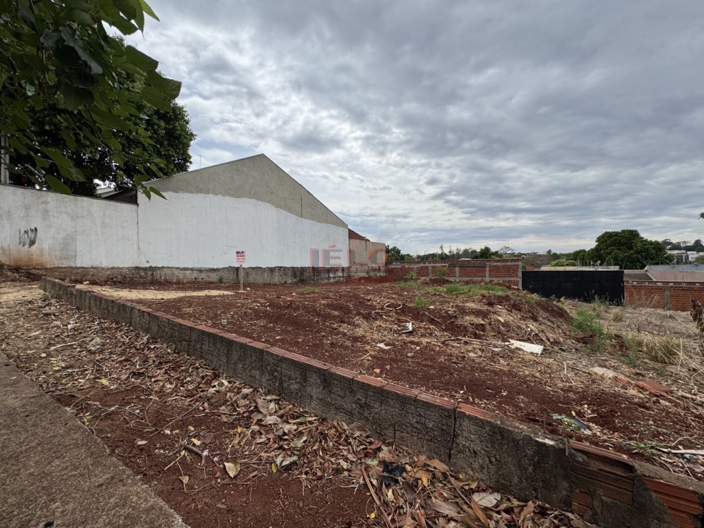 Terreno para venda no Jardim Sao Clemente em Maringa com 300m² por R$ 280.000,00