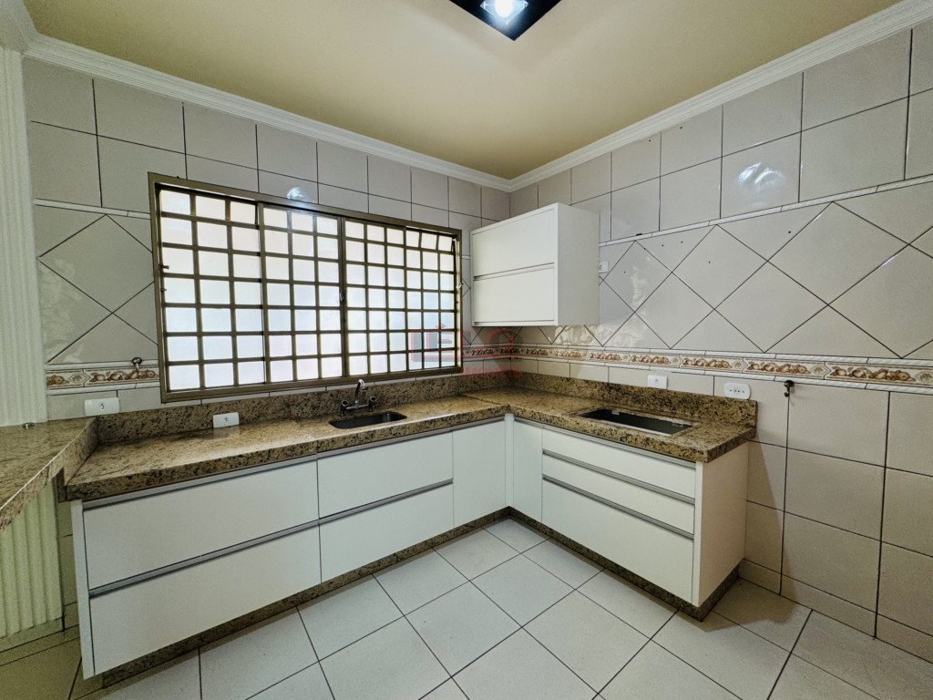 Casa Residencial para venda no Jardim Paris em Maringa com 210m² por R$ 590.000,00