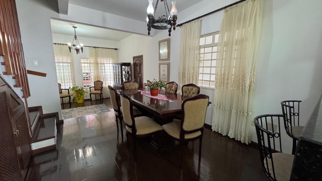 Sobrado para venda no Zona 07 em Maringa com 221,59m² por R$ 709.000,00