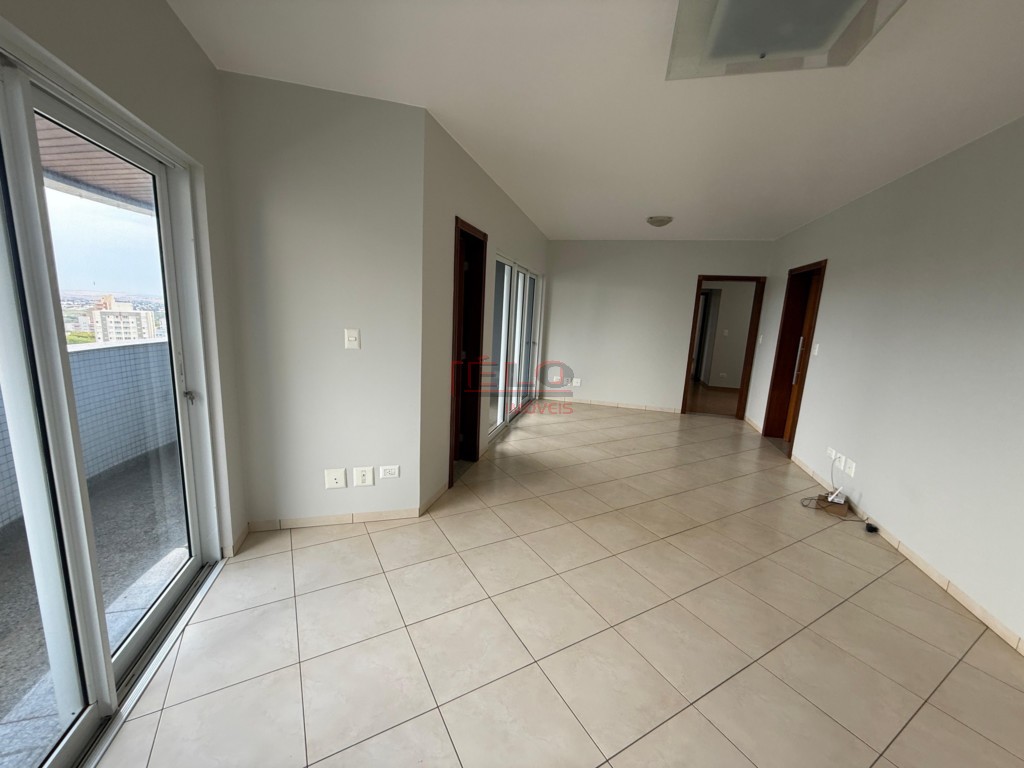 Apartamento para venda no Zona 07 em Maringa com 240,5m² por R$ 980.000,00