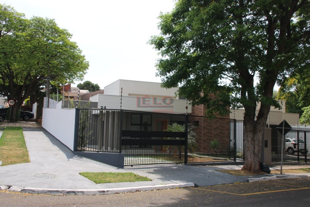 Casa Residencial para venda no Conj Res Ney Braga em Maringa com 211,37m² por R$ 499.000,00