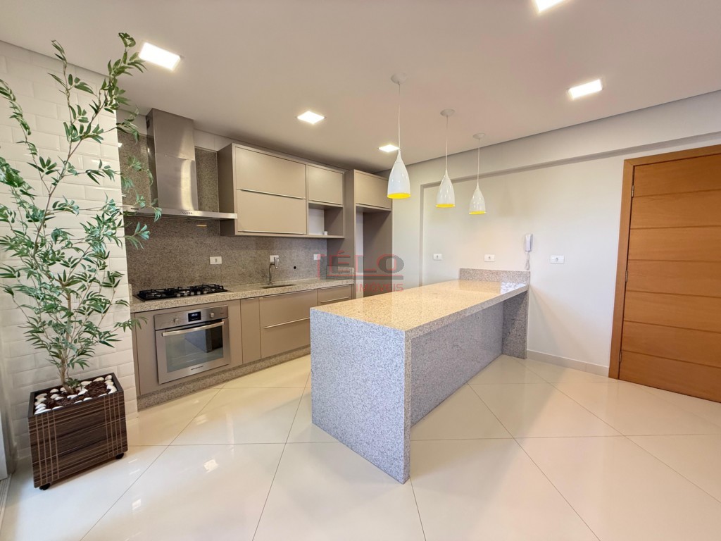 Apartamento para locacao no Novo Centro em Maringa com 174m² por R$ 3.400,00