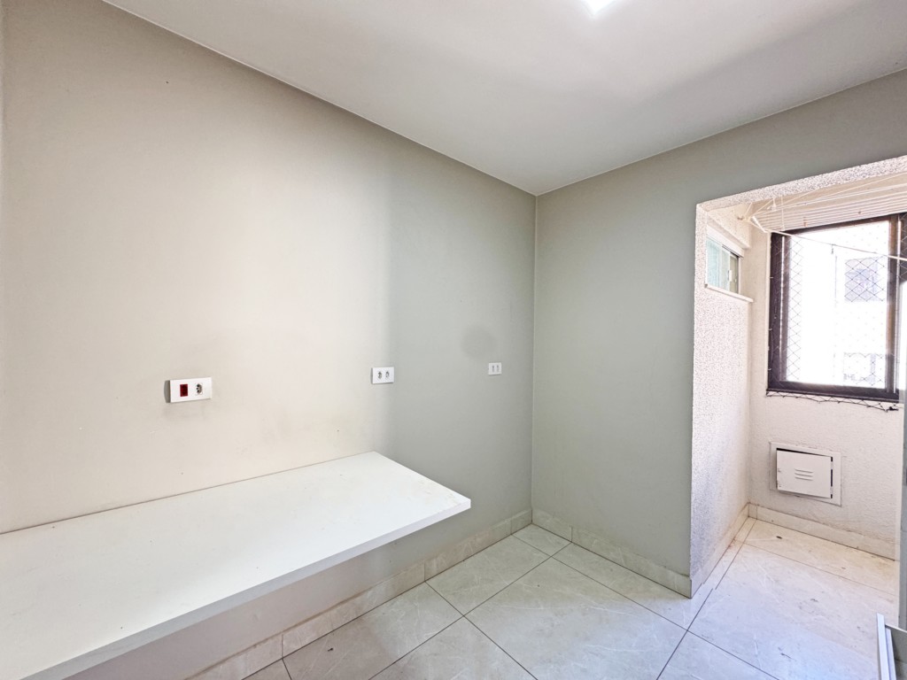 Apartamento para locacao no Zona 08 em Maringa com 73,12m² por R$ 1.500,00