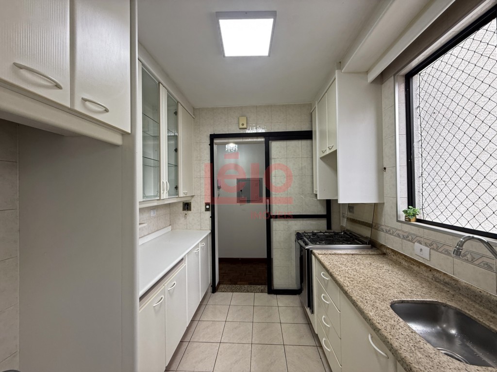 Apartamento para locacao no Zona 07 em Maringa com 133,85m² por R$ 2.300,00