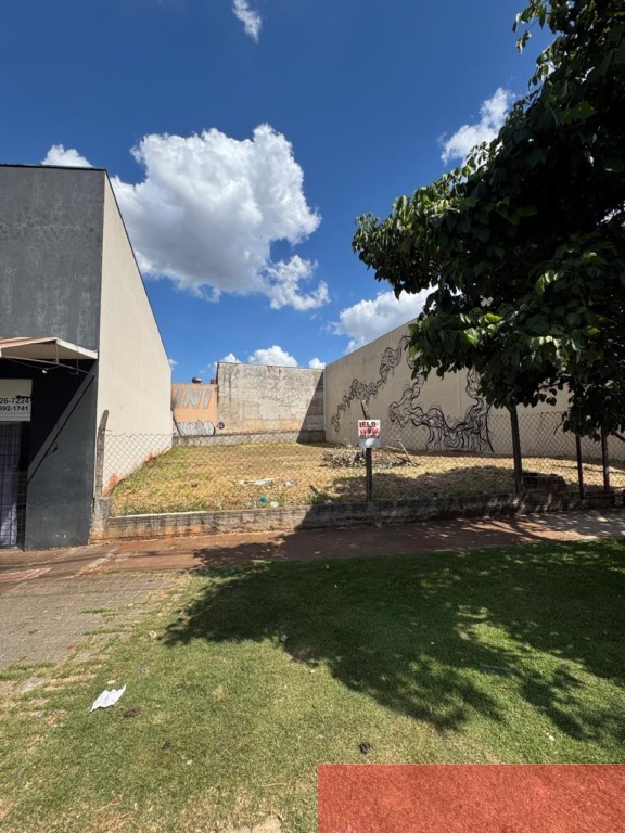 Terreno para venda no Jardim Santa Clara em Maringa com 309,92m² por R$ 550.000,00